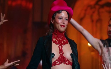 LILJA VAN DER ZWAAG NUDE/SEXY SCENE IN FRIENDS SEX AND GAMES