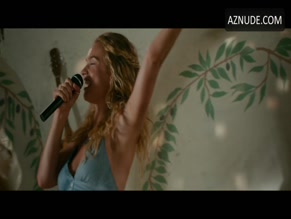 LILY JAMES in MAMMA MIA! HERE WE GO AGAIN(2018)