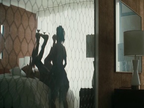 LINDA CARDELLINI NUDE/SEXY SCENE IN DTF ST. LOUIS