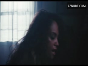LYNDIE GREENWOOD NUDE/SEXY SCENE IN CUT TO THE CHASE