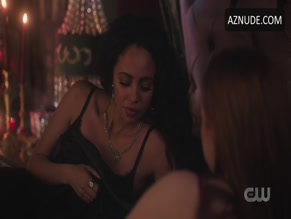 MADELAINE PETSCH NUDE/SEXY SCENE IN RIVERDALE