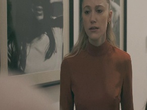 MAIKA MONROE in THE HAND THAT ROCKS THE CRADLE (2025)