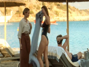 MALGORZATA MIKOLAJCZAK in PLANET SINGLE: GREEK ADVENTURE