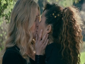 MAREM HASSLER,DIORA BAIRD NUDE/SEXY SCENE IN WITCHY WAYS