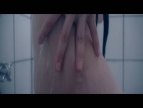 MARGARET QUALLEY NUDE/SEXY SCENE IN THE SUBSTANCE