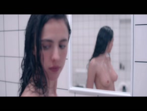 MARGARET QUALLEY NUDE/SEXY SCENE IN THE SUBSTANCE