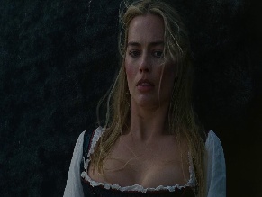 MARGOT ROBBIE NUDE/SEXY SCENE IN 