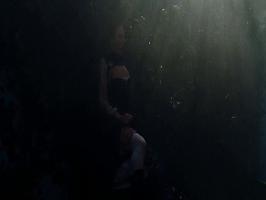 MARGOT ROBBIE NUDE/SEXY SCENE IN "WUTHERING HEIGHTS"