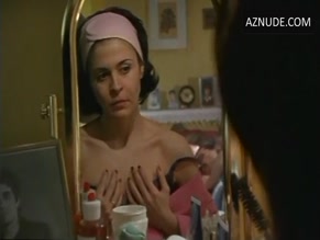 MARIA CONCHITA ALONSO in CAUGHT (1996)
