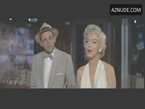 MARILYN MONROE NUDE/SEXY SCENE IN THE SEVEN YEAR ITCH