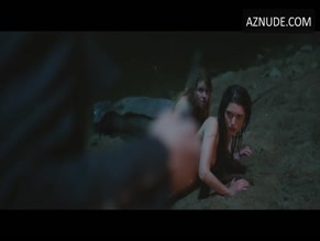 MARTA MAZUREK in THE LURE