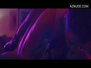 MEKIA COX NUDE/SEXY SCENE IN THE SQUEEZE