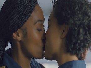 MERCEDES MORRIS,SYDNEY KUHNE NUDE/SEXY SCENE IN SKYMED