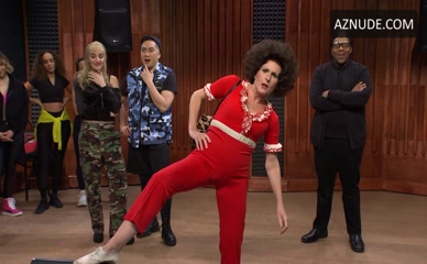 MOLLY SHANNON in Saturday Night Live