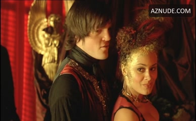 NAOMI BENTLEY NUDE/SEXY SCENE IN CASANOVA