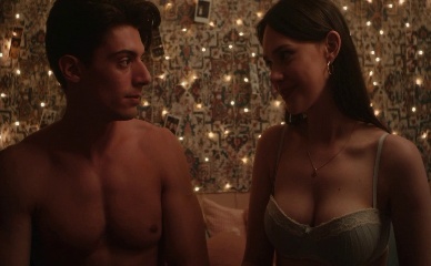 OLIVIA FILDES NUDE/SEXY SCENE IN SUNFLOWER