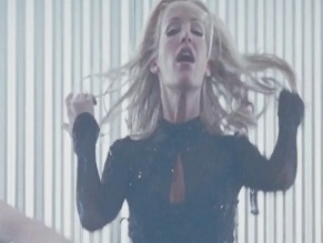 OPHELIE WINTER in 2001: A SPACE TRAVESTY (2000)