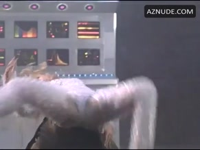 OPHELIE WINTER NUDE/SEXY SCENE IN 2001: A SPACE TRAVESTY