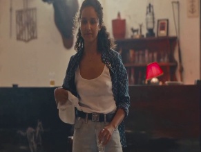 OULAYA AMAMRA NUDE/SEXY SCENE IN ANIMALE