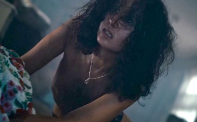 OULAYA AMAMRA NUDE/SEXY SCENE IN ANIMALE