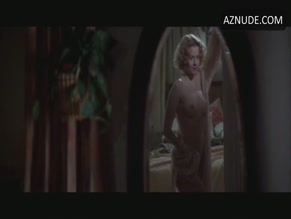 PENELOPE ANN MILLER NUDE/SEXY SCENE IN CARLITO'S WAY