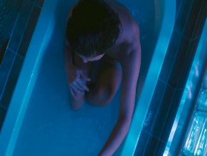 PRIYANKA CHOPRA NUDE/SEXY SCENE IN CITADEL