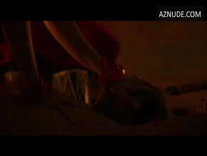RADHIKA APTE NUDE/SEXY SCENE IN PARCHED