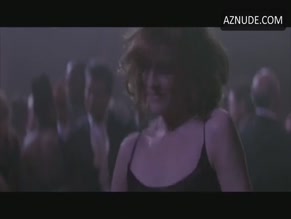 RENE RUSSO NUDE/SEXY SCENE IN THE THOMAS CROWN AFFAIR