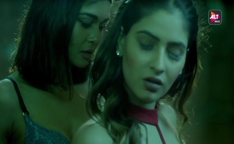 Karishma Sharma Lesbian Scenein Ragini Mms Returns