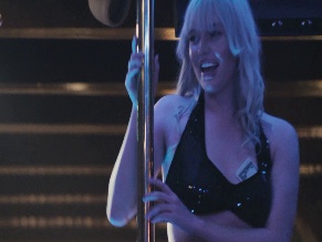 SHANNON DEE NUDE/SEXY SCENE IN THE HAWK