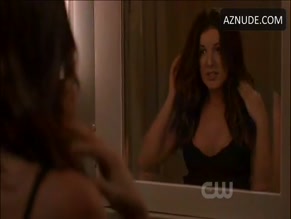 SHENAE GRIMES NUDE/SEXY SCENE IN 90210