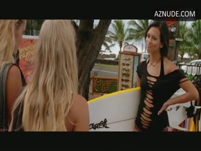 SONYA BALMORES NUDE/SEXY SCENE IN SOUL SURFER