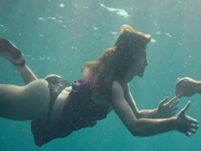 SVENJA JUNG in FALL FOR ME