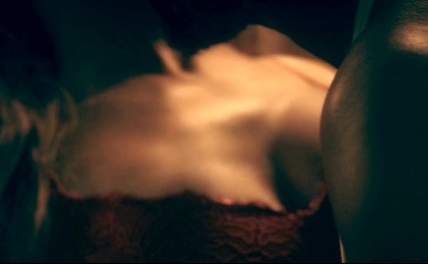 TAI'ISHA DAVIS NUDE/SEXY SCENE IN THE CHI