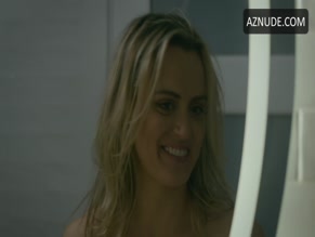TAYLOR SCHILLING in ORANGE IS THE NEW BLACK(2013-)