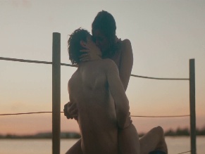 VITTORIA DI SAVOIA NUDE/SEXY SCENE IN YOU+ME – AGAINST THE WORLD