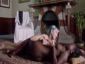 YOLANDA SEY,VIOLETA RODRIGUEZ NUDE/SEXY SCENE IN LA REVOLUCION DE LAS MUSAS