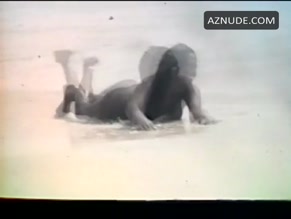 ZEUDI ARAYA in LA RAGAZZA DALLA PELLE DI LUNA(1972)