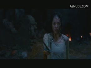 ZIYI ZHANG NUDE/SEXY SCENE IN CROUCHING TIGER, HIDDEN DRAGON