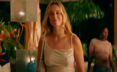 ZOE MARCHAL NUDE/SEXY SCENE IN COKA CHICAS